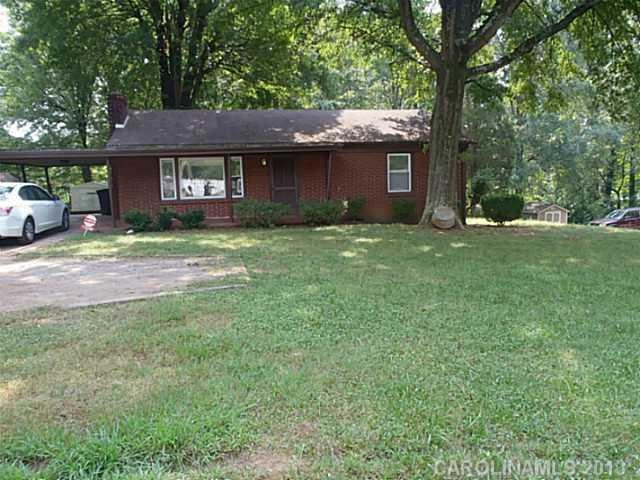 1216 E Broad St, Statesville, NC 28677 - photo 1