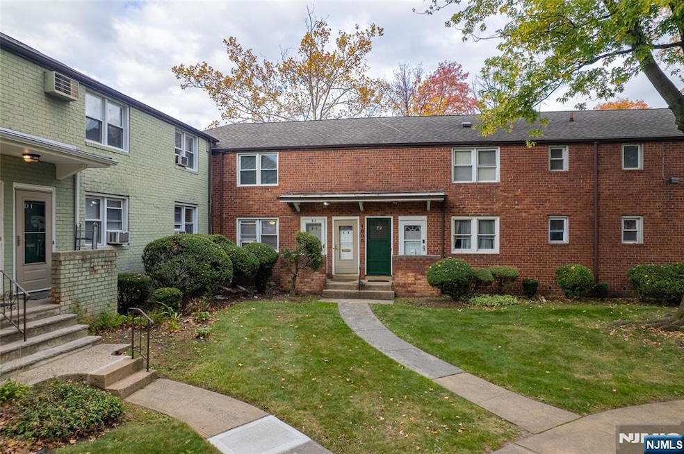 1605 Wood Ave unit 1, Roselle, NJ 07203 - photo 1