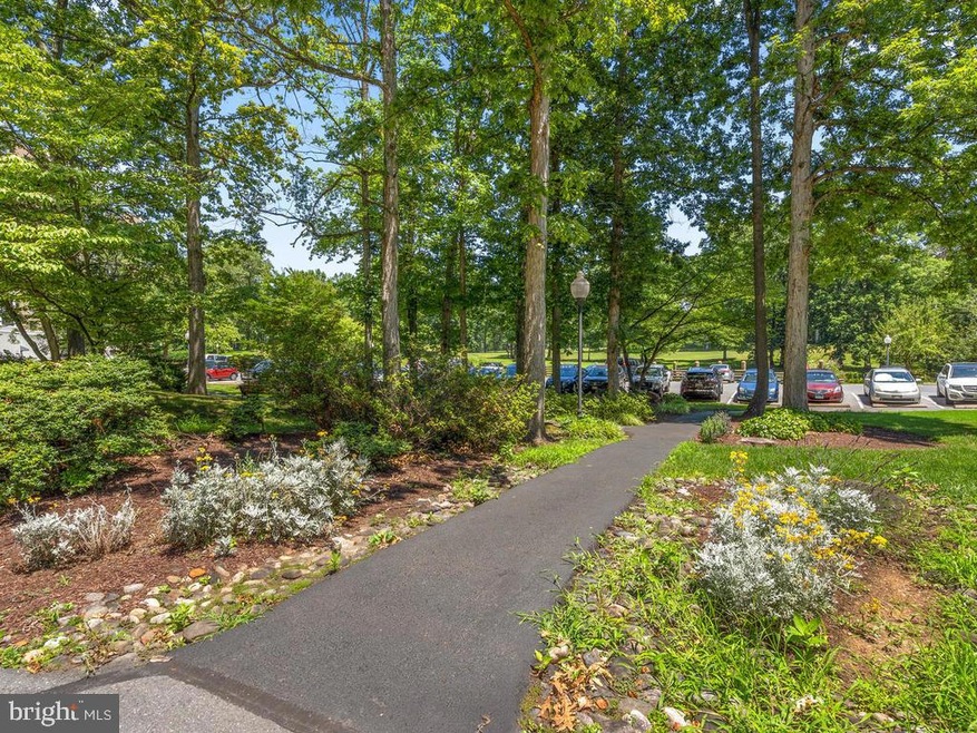 15101 Interlachen Dr unit 222, Silver Spring, MD 20906 - photo 1