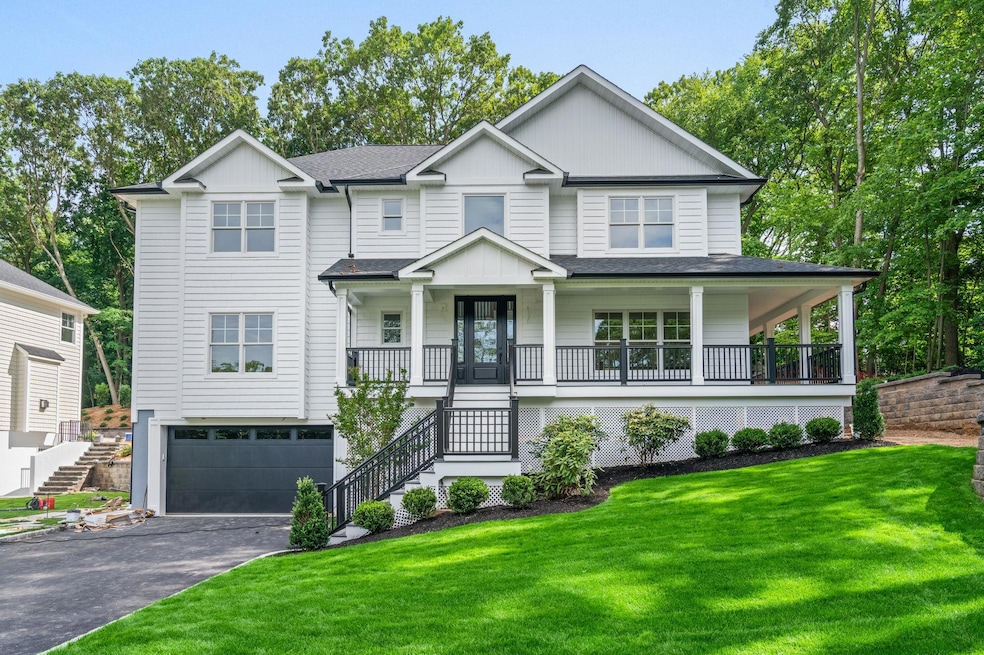 Pending $1,949,000 • Co-Listing Agent