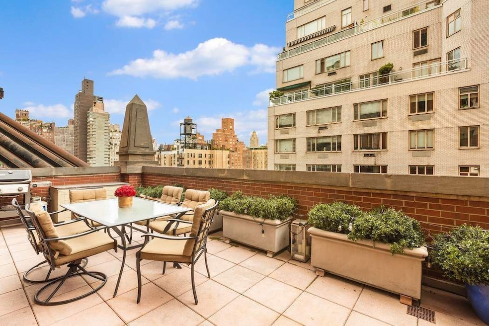 For Sale $2,550,000 • Co-Listing Agent