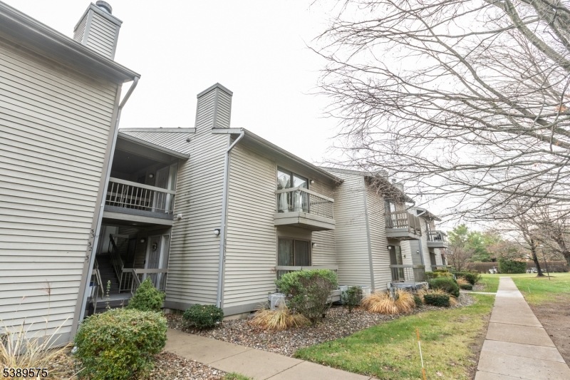 32 Sam Bonnell Dr unit C0302, Clinton, NJ 08809 - photo 1