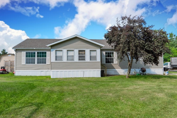 69205 Garver Lake Rd Edw 041