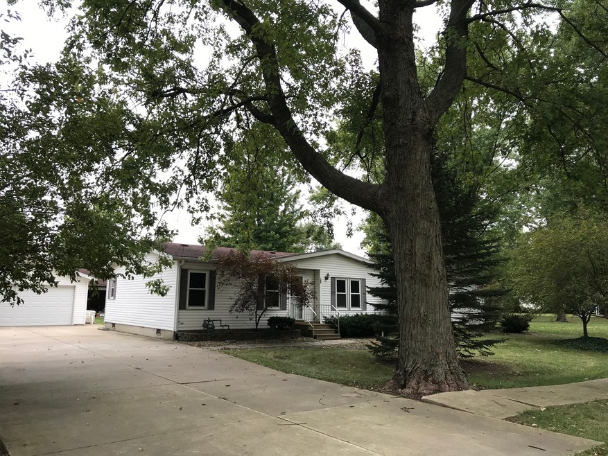 Front view of this great home