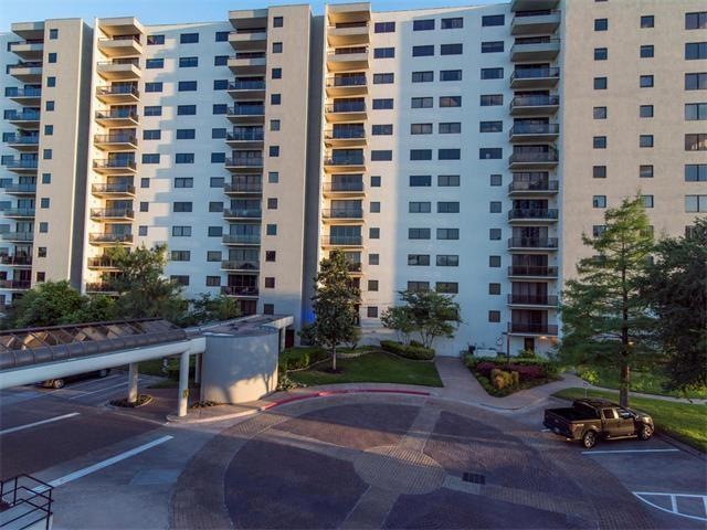 View of apartment building / complex featuring un