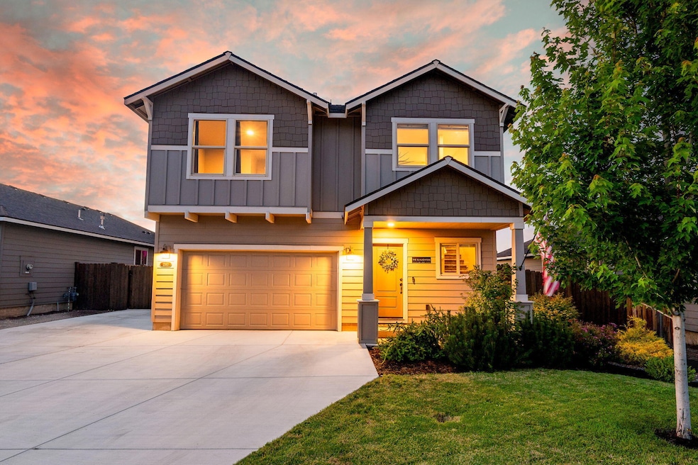 1-web-or-mls-7-6-25 2383 SW Newberry Loo