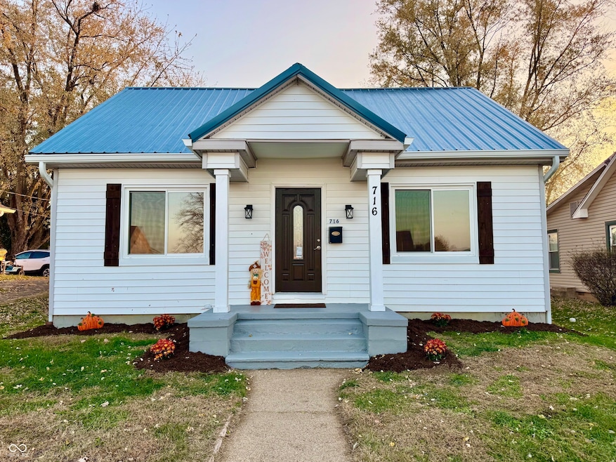 716 W Walnut St, Brownstown, IN 47220 - photo 1