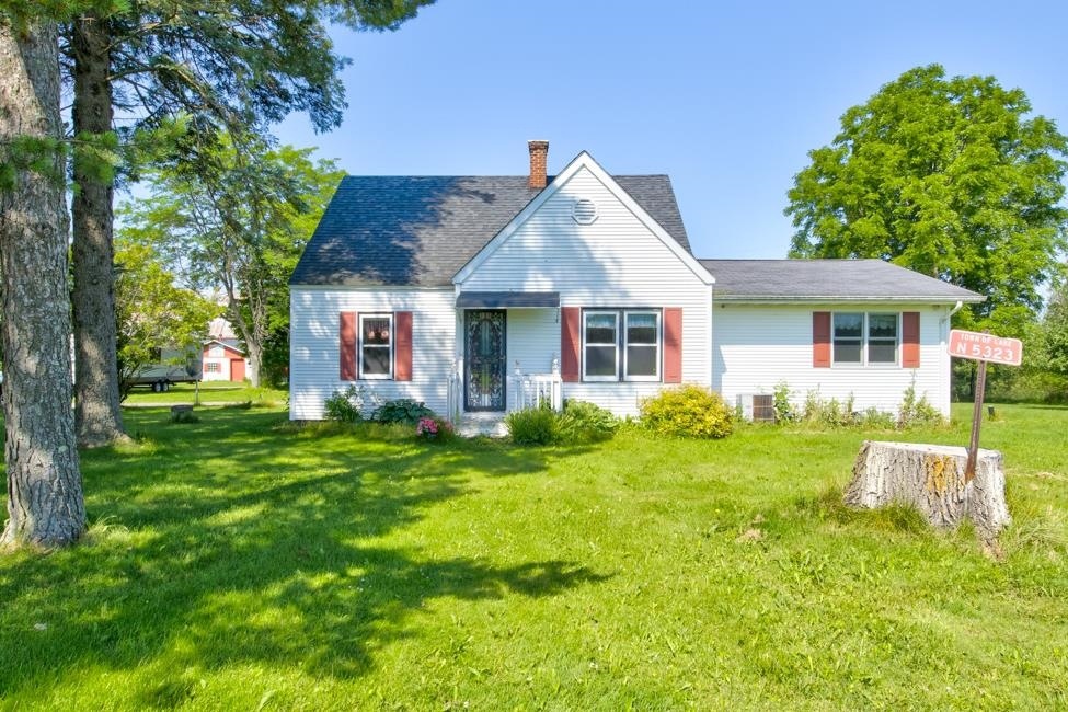 N5323 Hilldale Dr, Porterfield, WI 54159 - photo 1