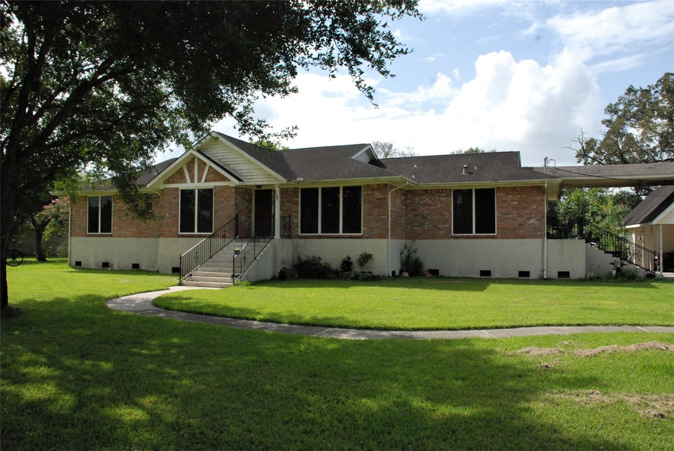 33 Wilderness Trail, Friendswood, TX 77546 - photo 1