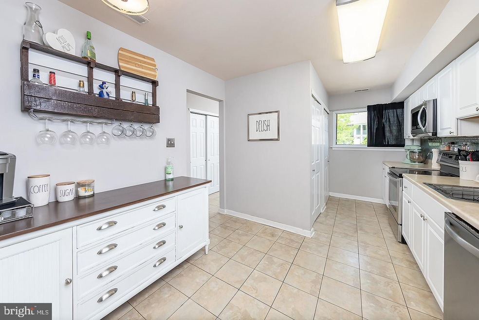 68 Viburnum Ln, Mount Laurel, NJ 08054 - photo 1