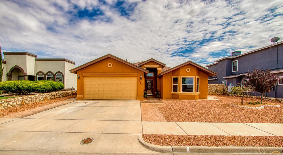 741 Desert Sage Dr, Horizon City, TX 79928 - photo 1