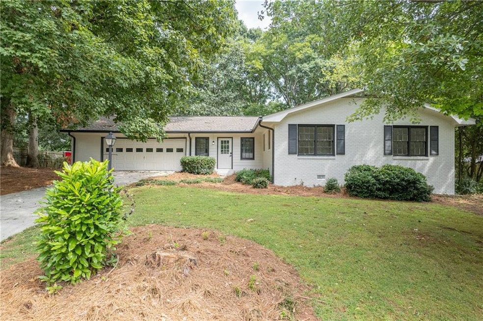 1586 Kings Rd, Marietta, GA 30062 - photo 1