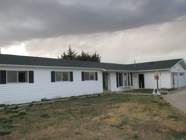2820 Reigan Rd, North Platte, NE 69101 - photo 1