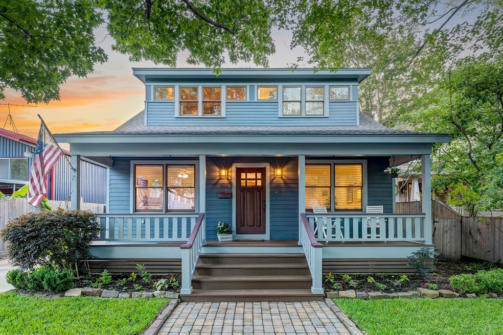 943 Columbia St, Houston, TX 77008 - photo 1