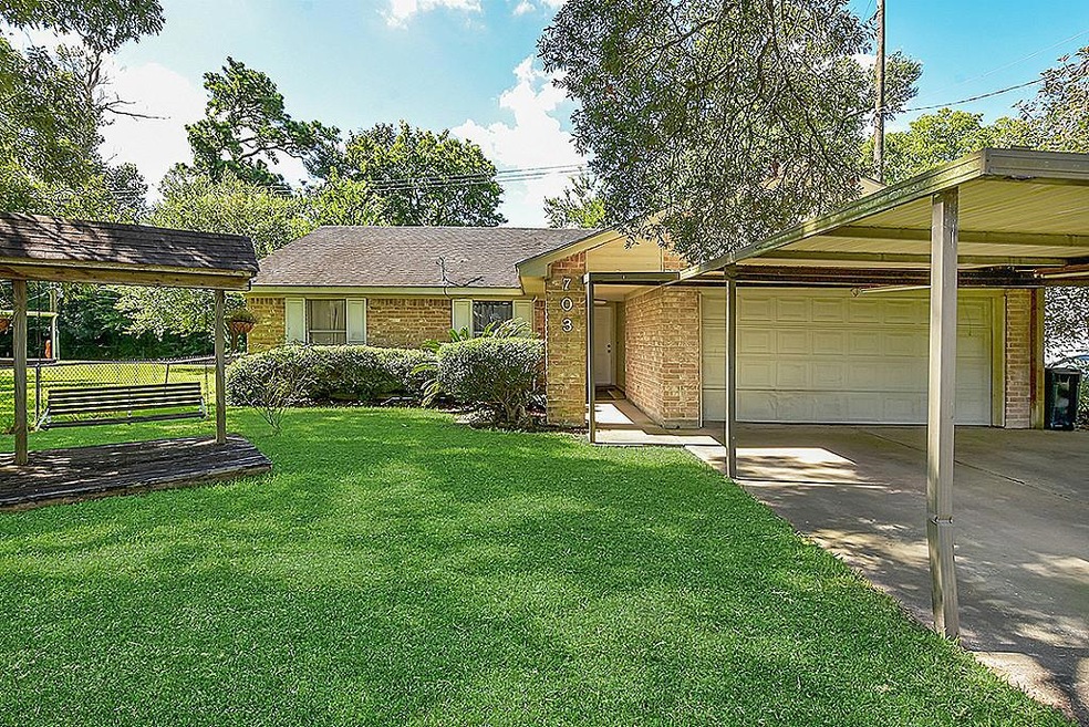 WELCOME HOME703 Shadowglen Street