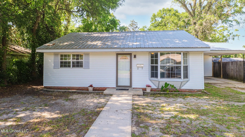 1723 State St-113025