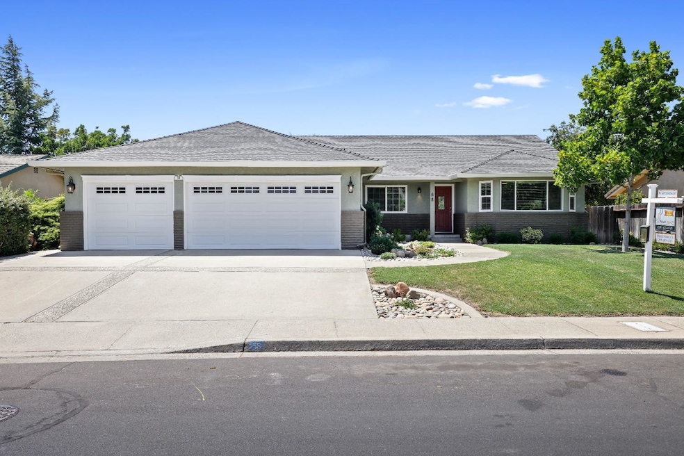 58 Willowood Dr, Oakdale, CA 95361 - photo 1