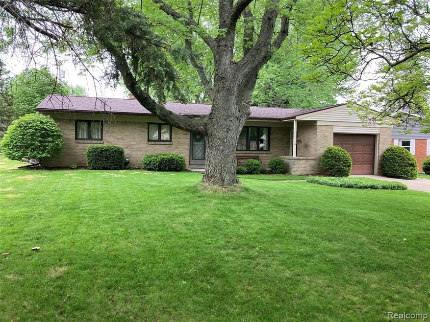 215 Ardussi St, Frankenmuth, MI 48734 - photo 1