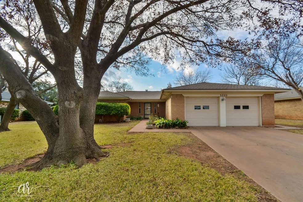 3225 Pheasant Dr, Abilene, TX 79606 - photo 1