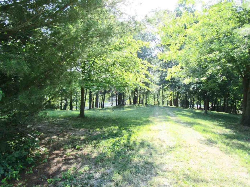 12619 South Pointe Dr unit 3, Loogootee, IN 47553 - photo 1