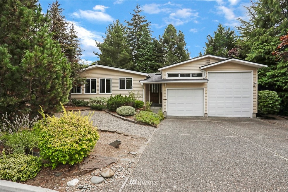 930 243rd St SW, Bothell, WA 98021 - photo 1