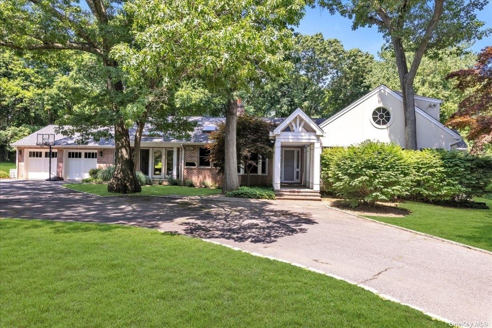 1083 Wolver Hollow Rd, Oyster Bay, NY 11771 - photo 1