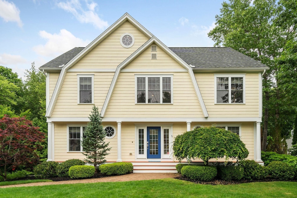 40 Chisholm Farm Dr, Stratham, NH 03885 - photo 1