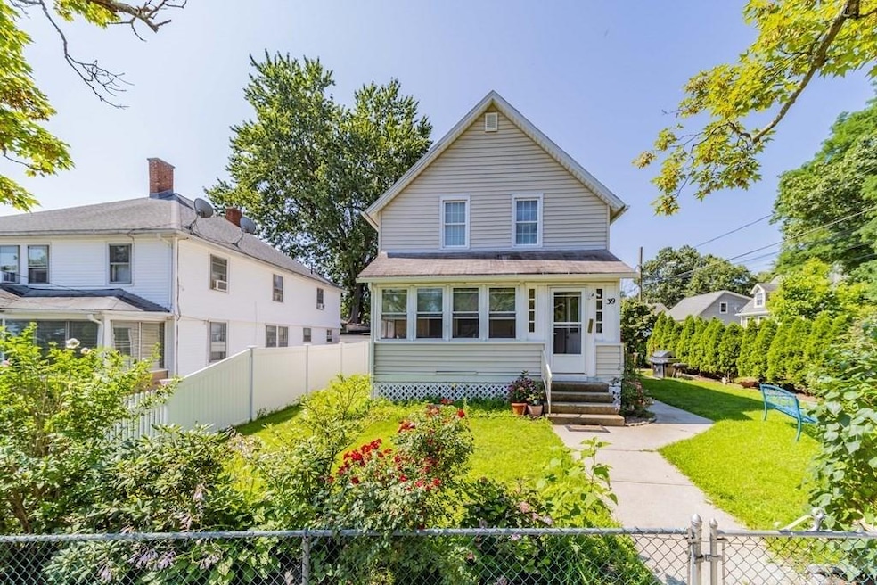 39 Falmouth St, Indian Orchard, MA 01151 - photo 1