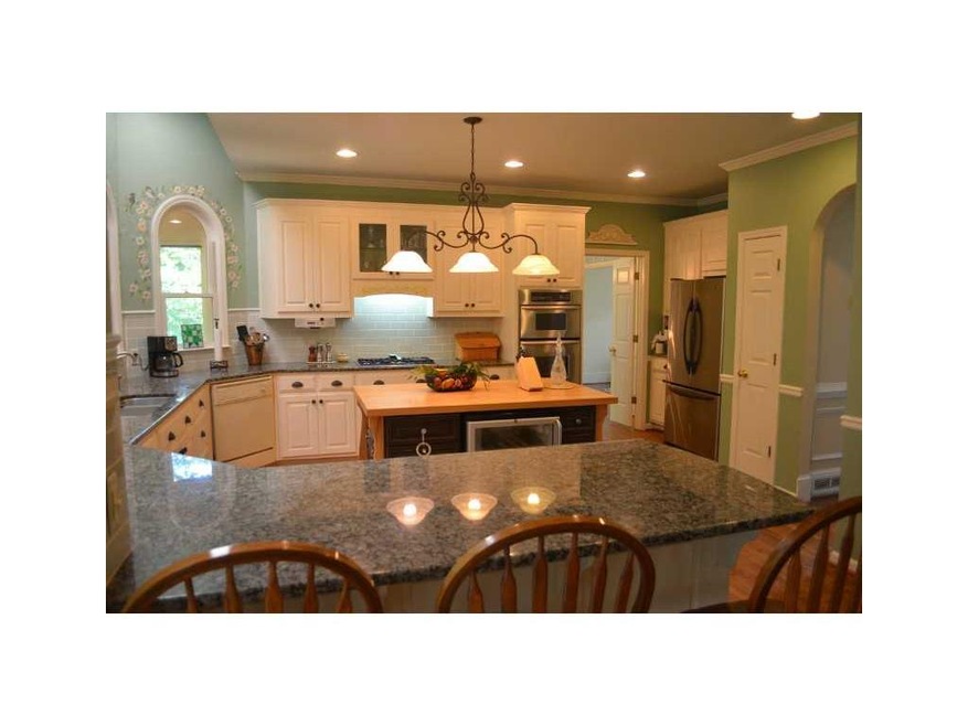 Cafeteria/Kitchen. beautiful kitchen with granite 