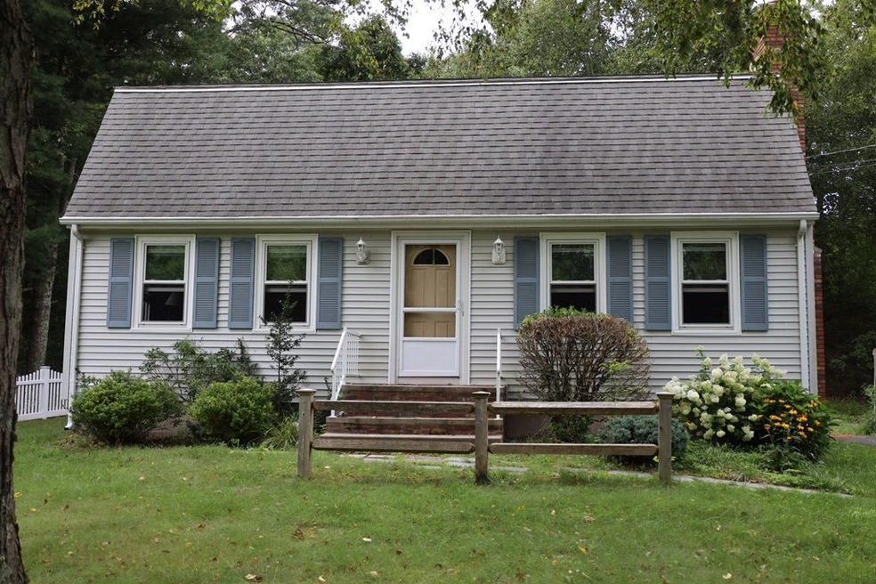 738 Sharps Lot Rd, Swansea, MA 02777 - photo 1