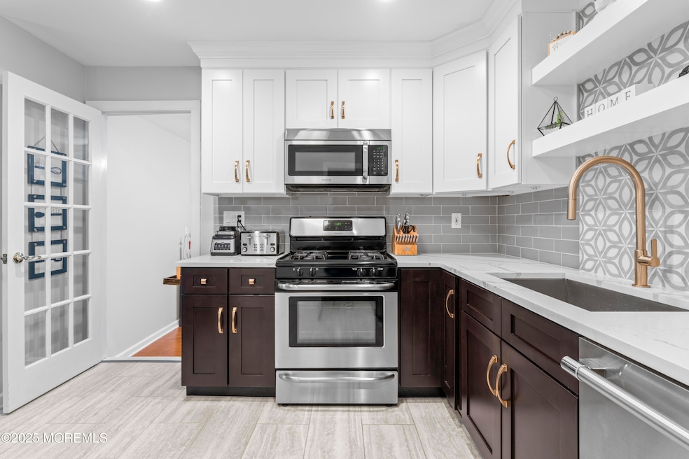 5 Flamingo Dr, Howell, NJ 07731 - photo 1