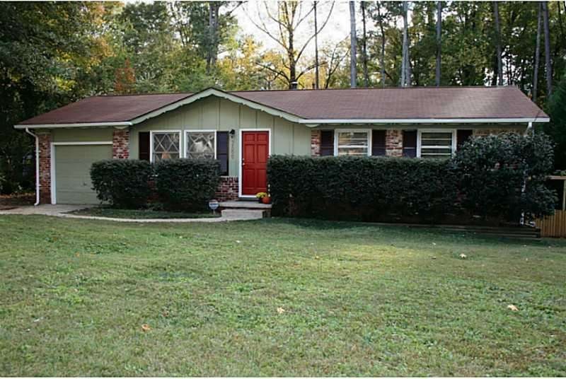 Exterior Front. Newly painted exterior of house su