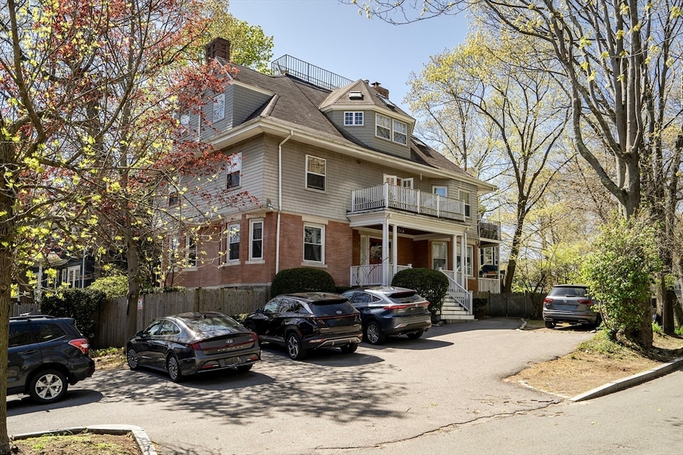 126 Kilsyth Rd unit 5, Brighton, MA 02135 - photo 1