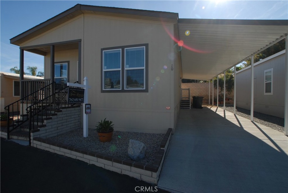 880 N Lake St, Hemet, CA 92544 - photo 1