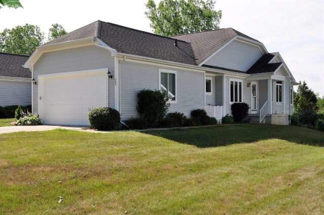 209 Aberdeen Ct, Flushing, MI 48433 - photo 1