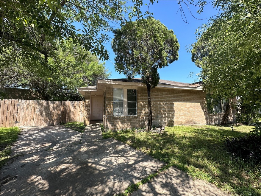 11024 Panicum Ct, Houston, TX 77086 - photo 1