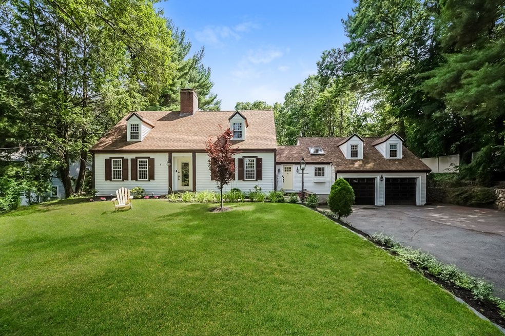 8 Atherton Rd, Winchester, MA 01890 - photo 1