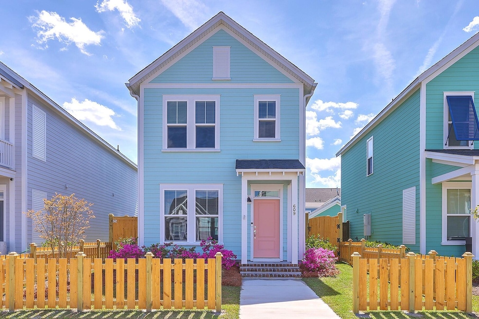 609 Blueway Ave, Summerville, SC 29486 - photo 1