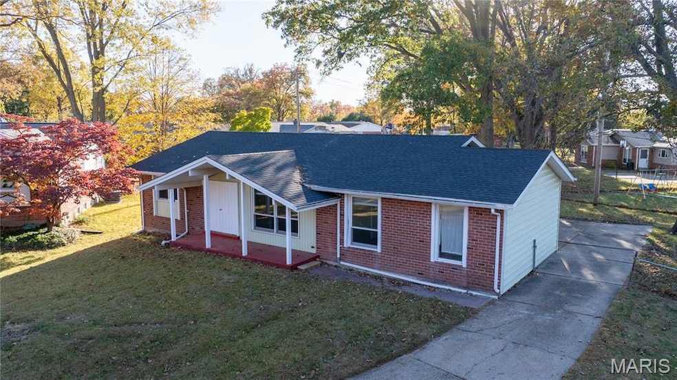 7 Darwin Ct, Florissant, MO 63033 - photo 1