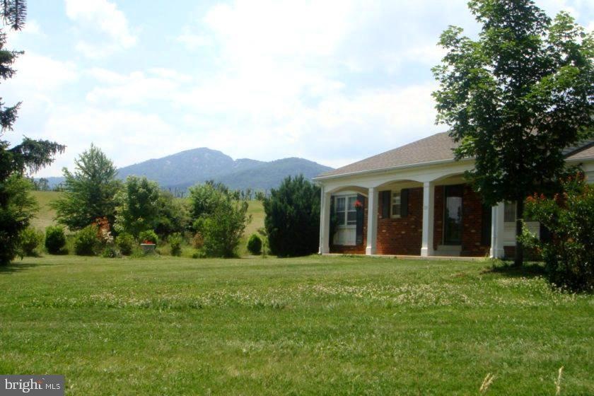 39 Sharp Rock Rd, Sperryville, VA 22740 - photo 1