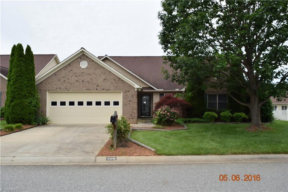 205 Hidden Creek Cir, Salisbury, NC 28147 - photo 1