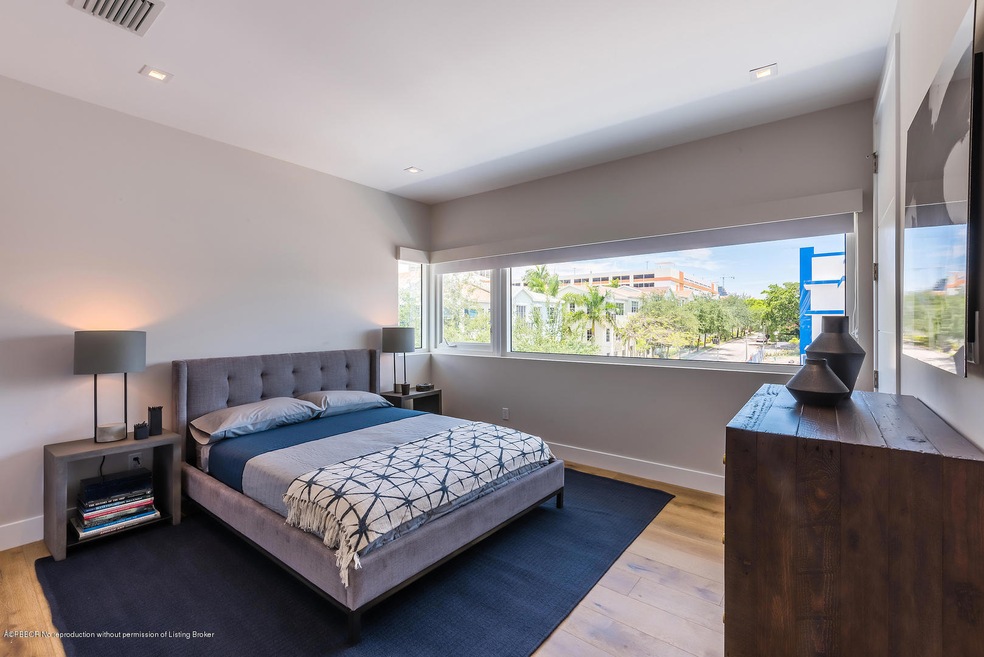 1200-LAKE-AVE-031