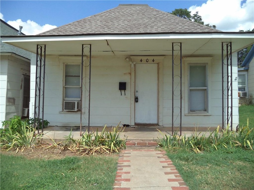 404 E Logan Ave, Guthrie, OK 73044 - photo 1