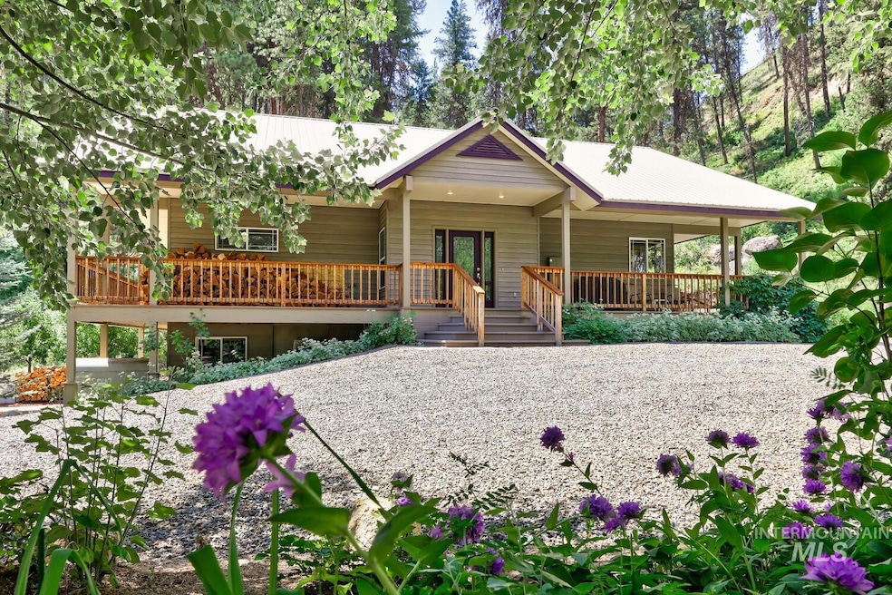For Sale $949,000 • Co-Listing Agent