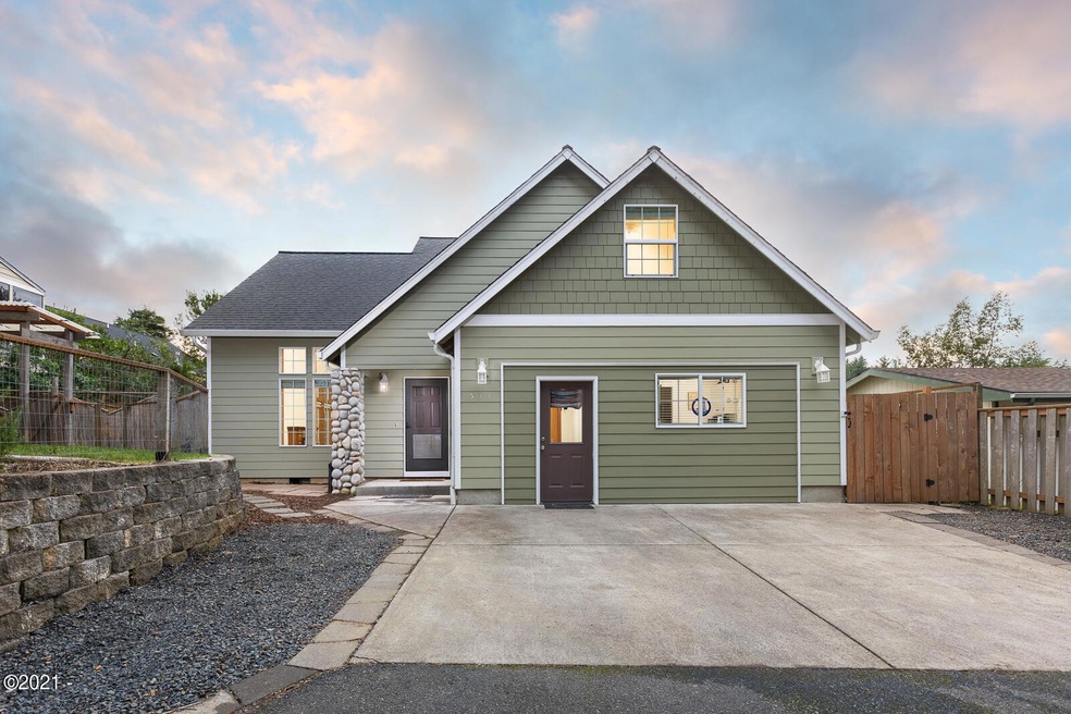 533 SE Oar Ave, Lincoln City, OR 97367 - photo 1