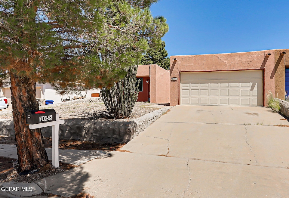 1053 Hillrise Ct, Las Cruces, NM 88011 - photo 1