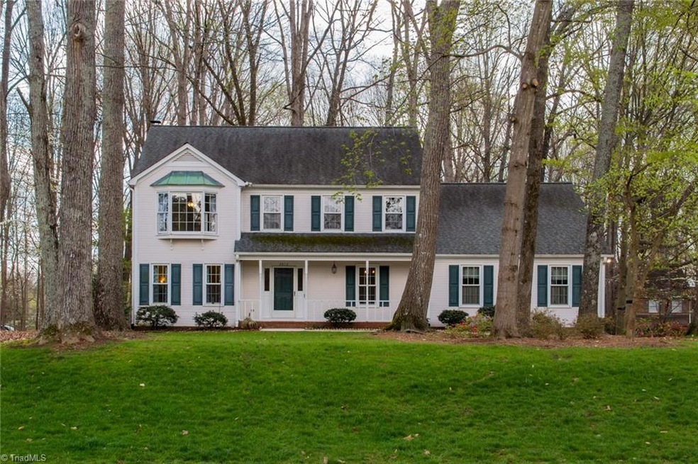 Welcome home to La Dora Drive.