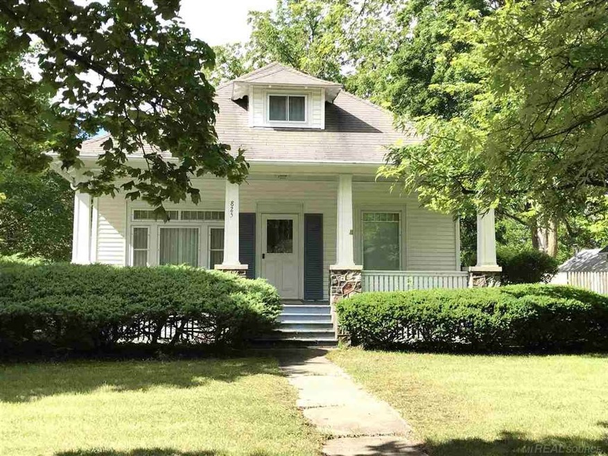 825 W Huron Ave, Vassar, MI 48768 - photo 1