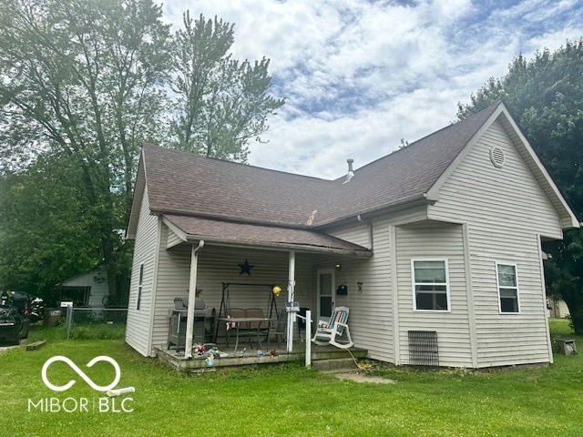 162 N Gladstone Ave, Columbus, IN 47201 - photo 1