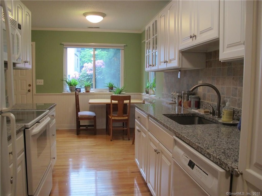 21 Linden St unit 19, Norwalk, CT 06851 - photo 1